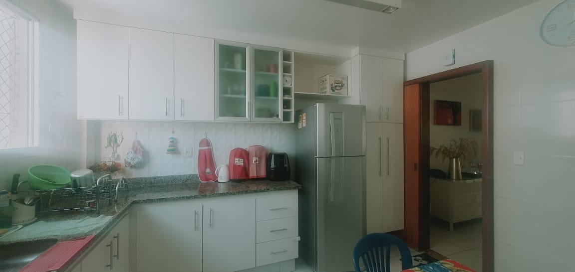 Apartamento à venda com 4 quartos, 137m² - Foto 9