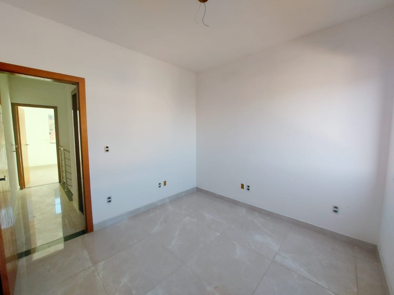 Casa à venda com 2 quartos, 70m² - Foto 5