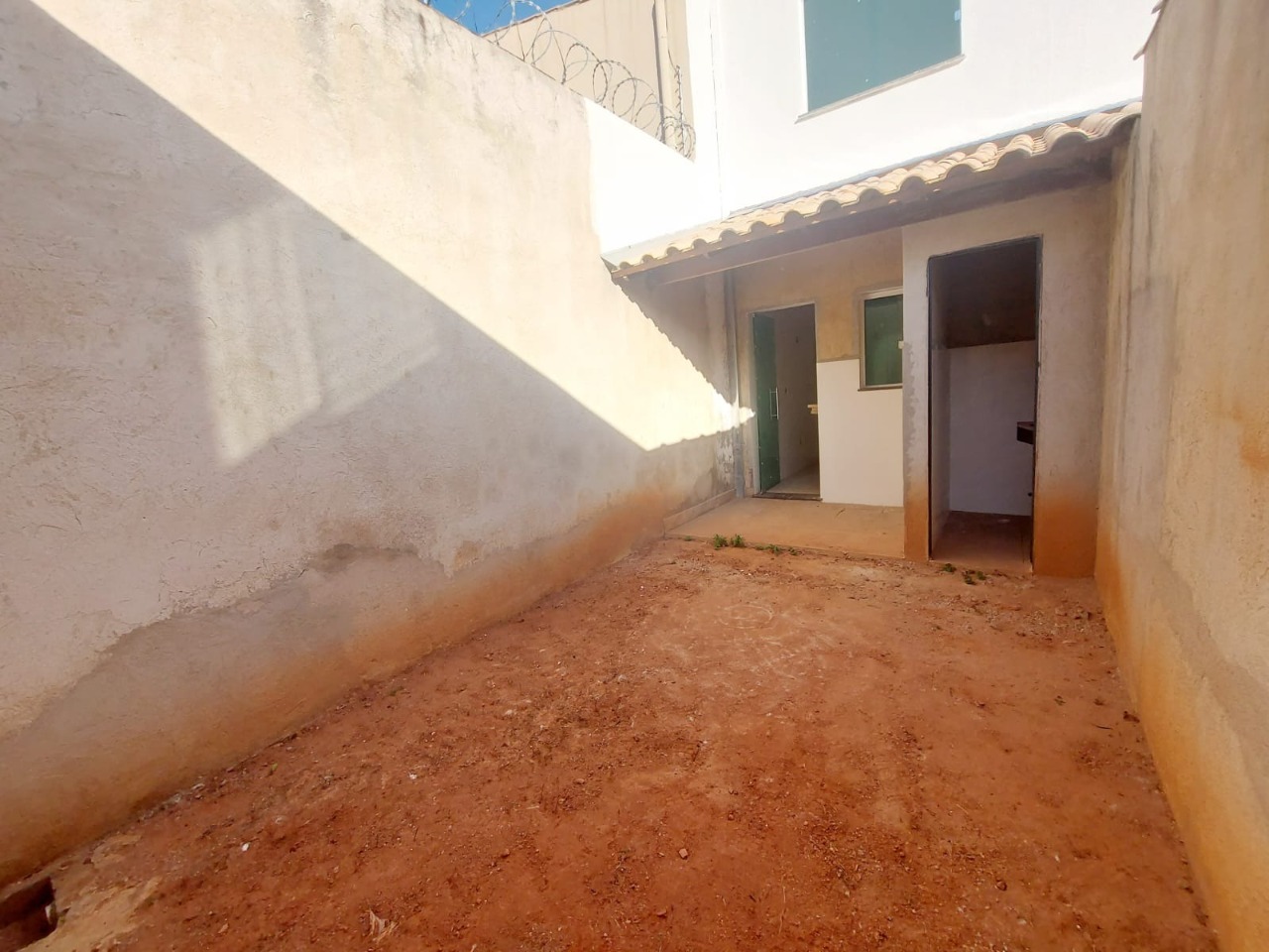 Casa à venda com 2 quartos, 70m² - Foto 10