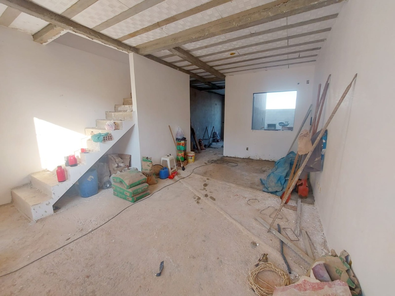 Casa à venda com 3 quartos, 110m² - Foto 1