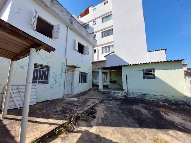 Casa à venda com 3 quartos, 250m² - Foto 5