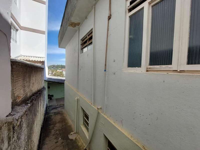 Casa à venda com 3 quartos, 250m² - Foto 14