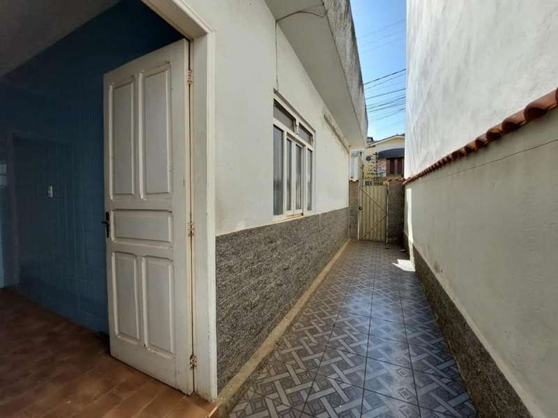 Casa à venda com 3 quartos, 250m² - Foto 12