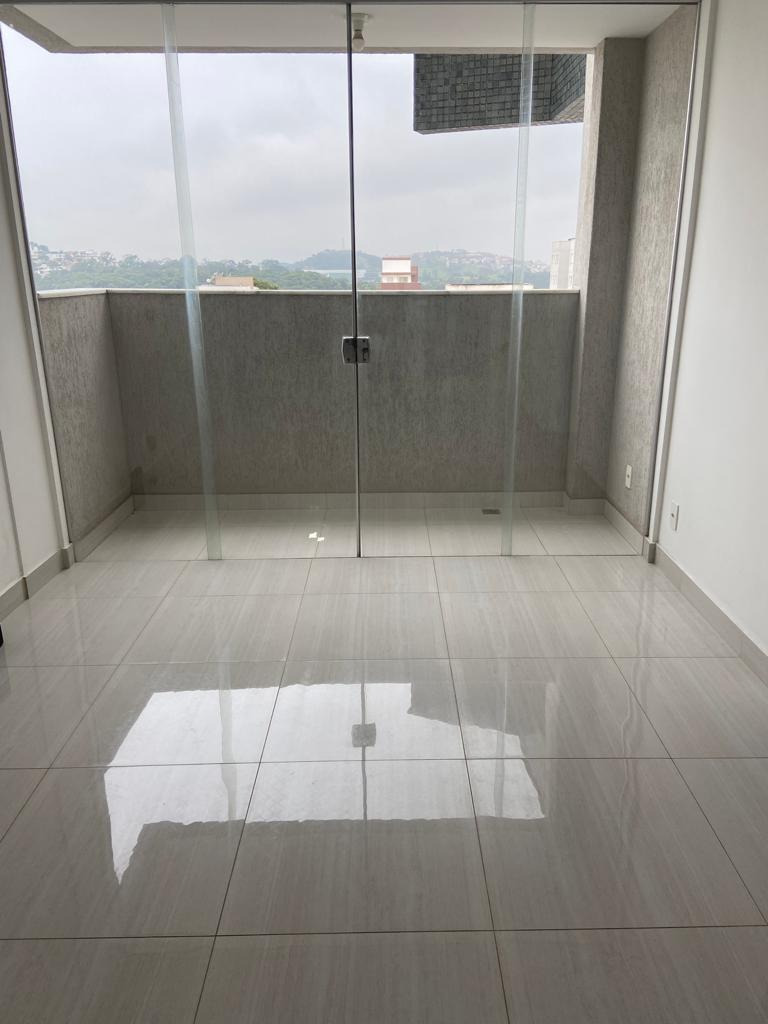 Apartamento à venda com 2 quartos, 60m² - Foto 2