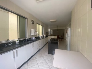 Casa à venda com 4 quartos, 250m² - Foto 6