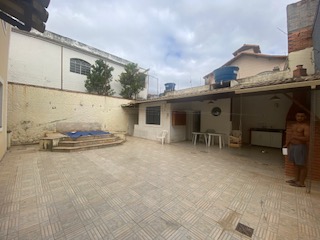 Casa à venda com 4 quartos, 250m² - Foto 3