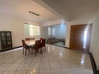 Casa à venda com 4 quartos, 250m² - Foto 11