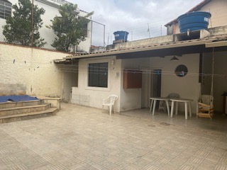 Casa à venda com 4 quartos, 250m² - Foto 4