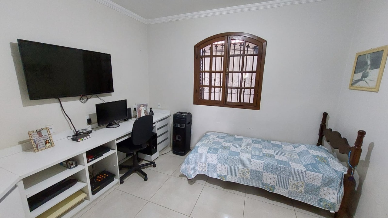 Casa à venda com 4 quartos, 250m² - Foto 22