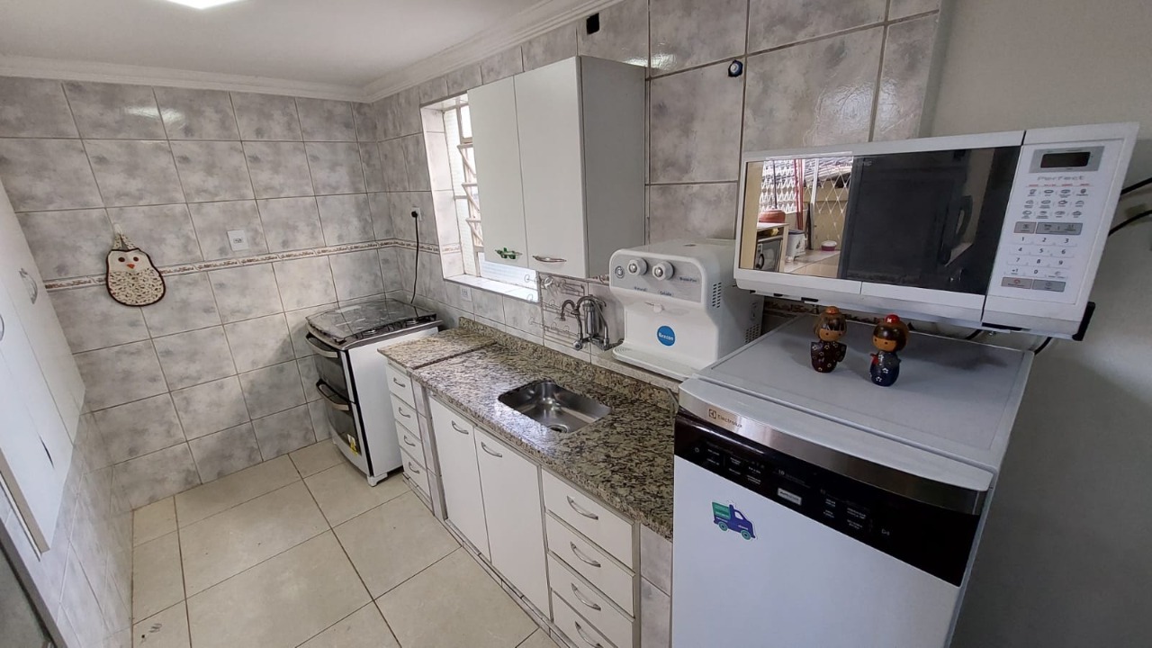 Casa à venda com 4 quartos, 250m² - Foto 18