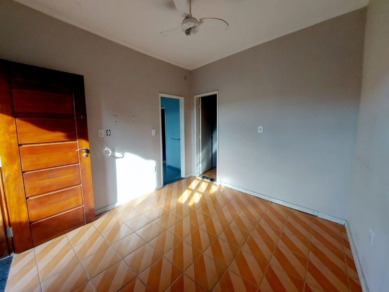 Casa à venda com 3 quartos, 217m² - Foto 3