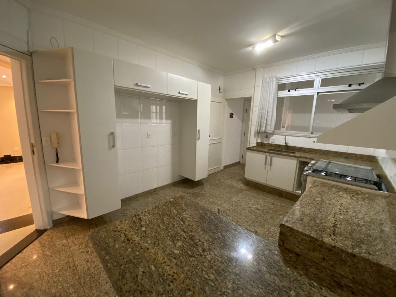 Apartamento à venda com 4 quartos, 297m² - Foto 11