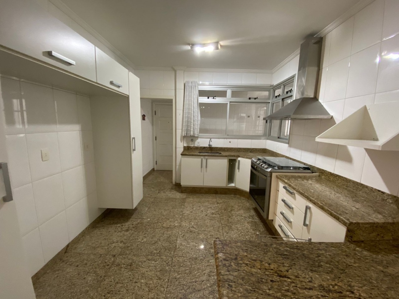 Apartamento à venda com 4 quartos, 297m² - Foto 16