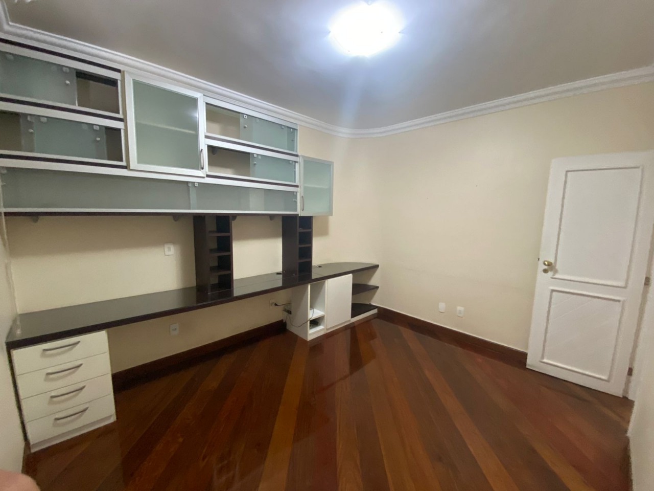 Apartamento à venda com 4 quartos, 297m² - Foto 4