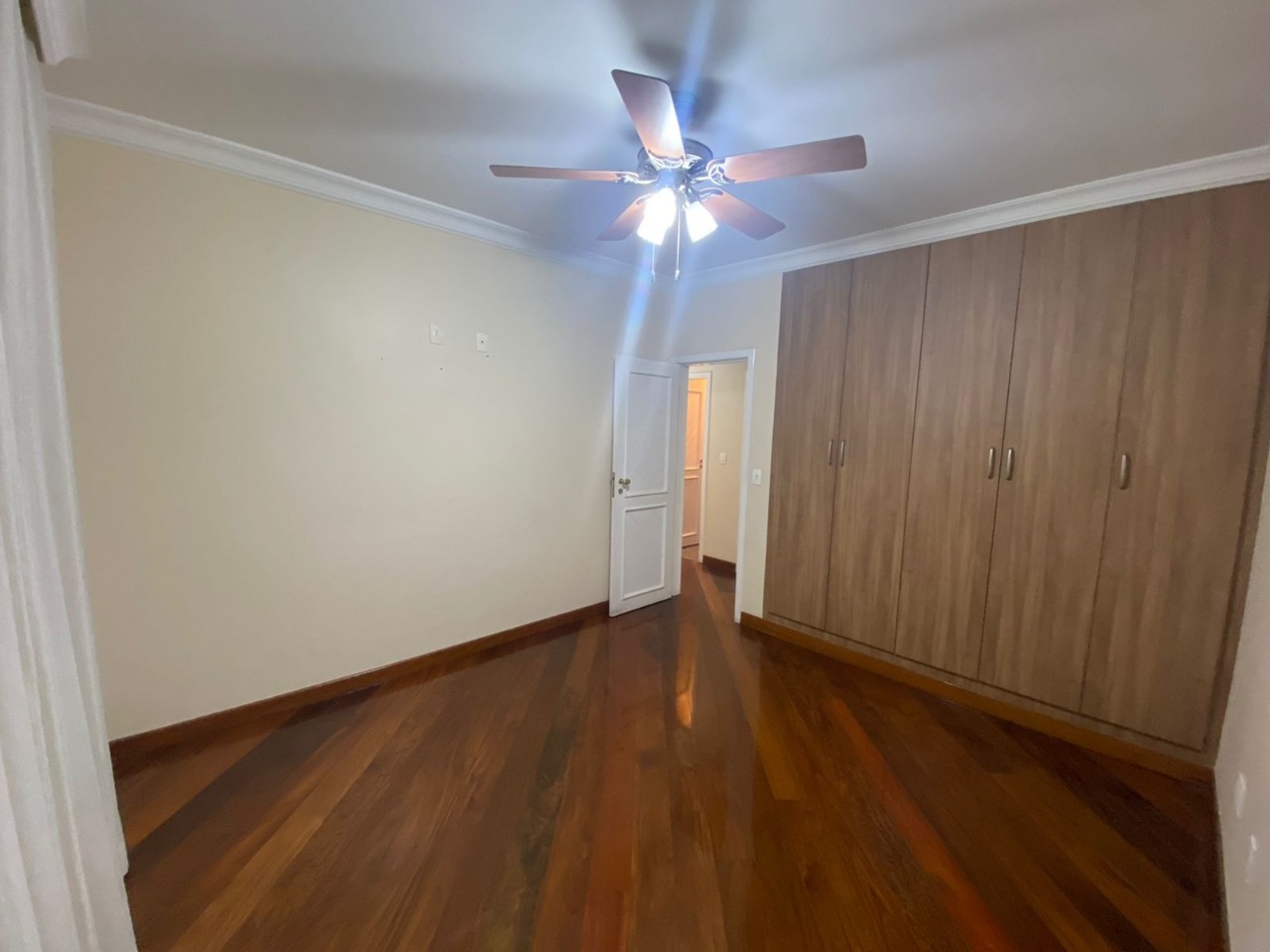 Apartamento à venda com 4 quartos, 297m² - Foto 8