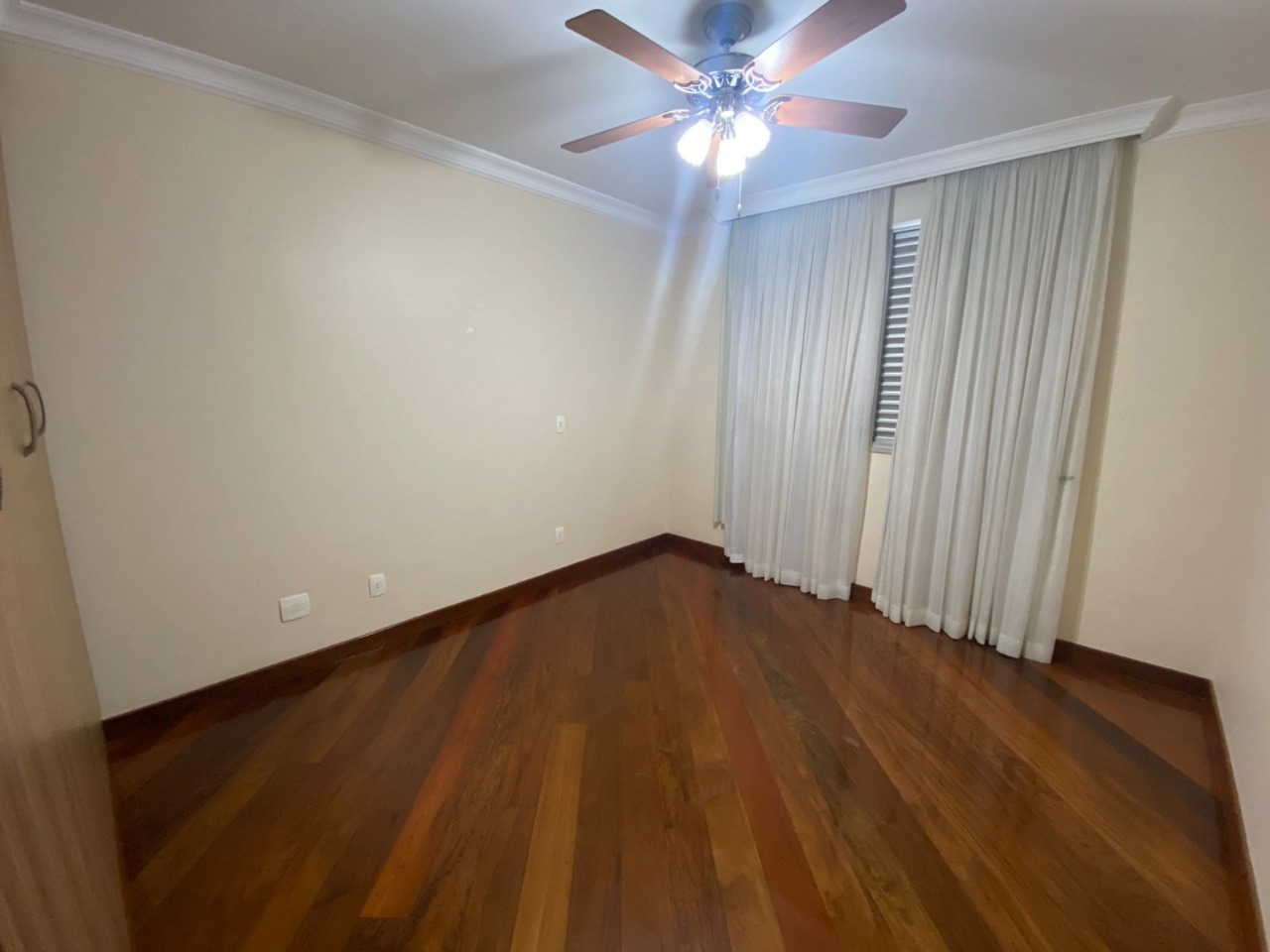 Apartamento à venda com 4 quartos, 297m² - Foto 9