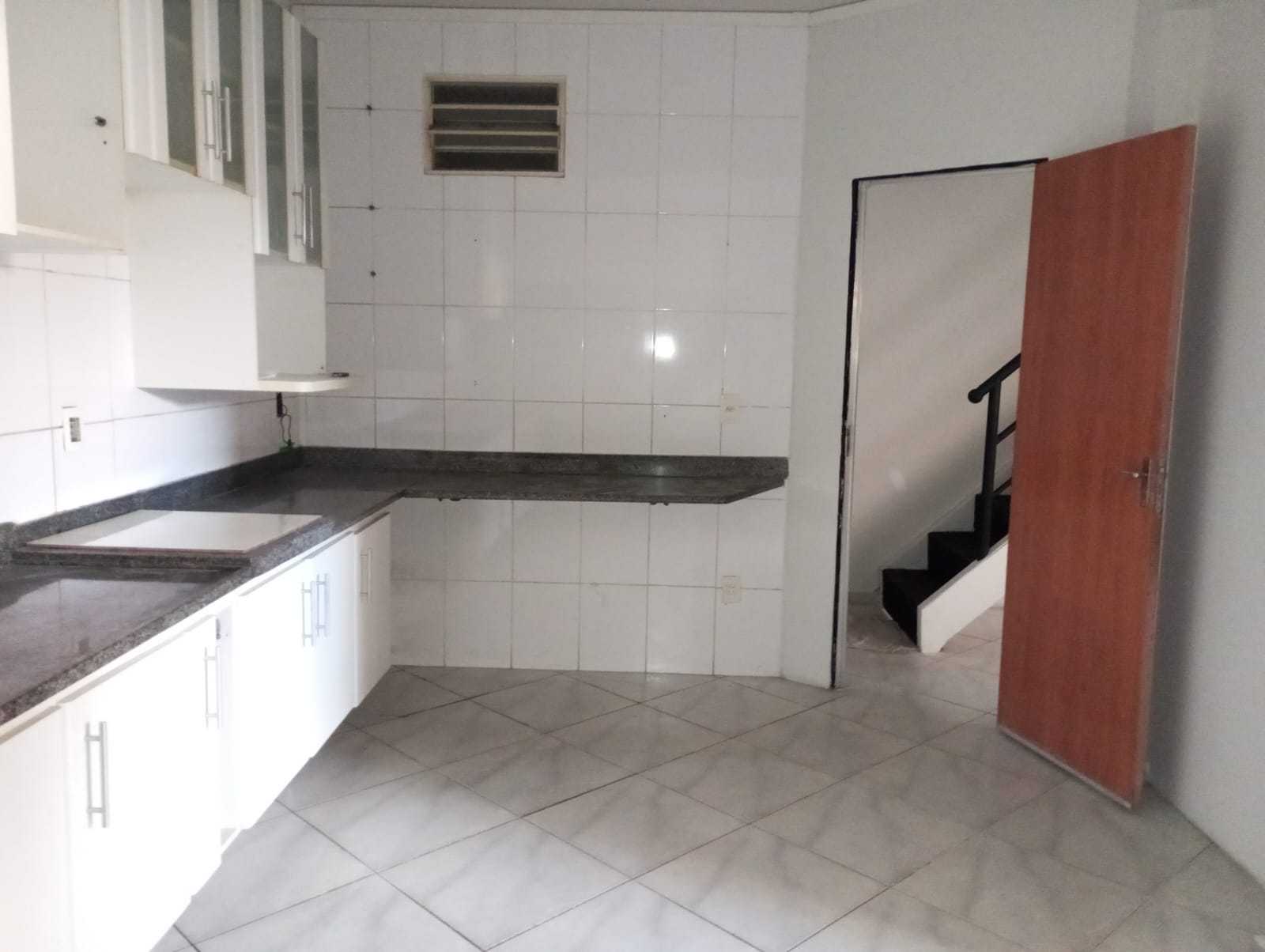 Casa para alugar com 3 quartos, 150m² - Foto 12