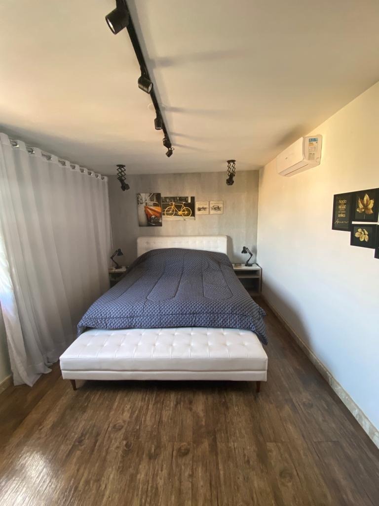 Casa à venda com 4 quartos, 200m² - Foto 13