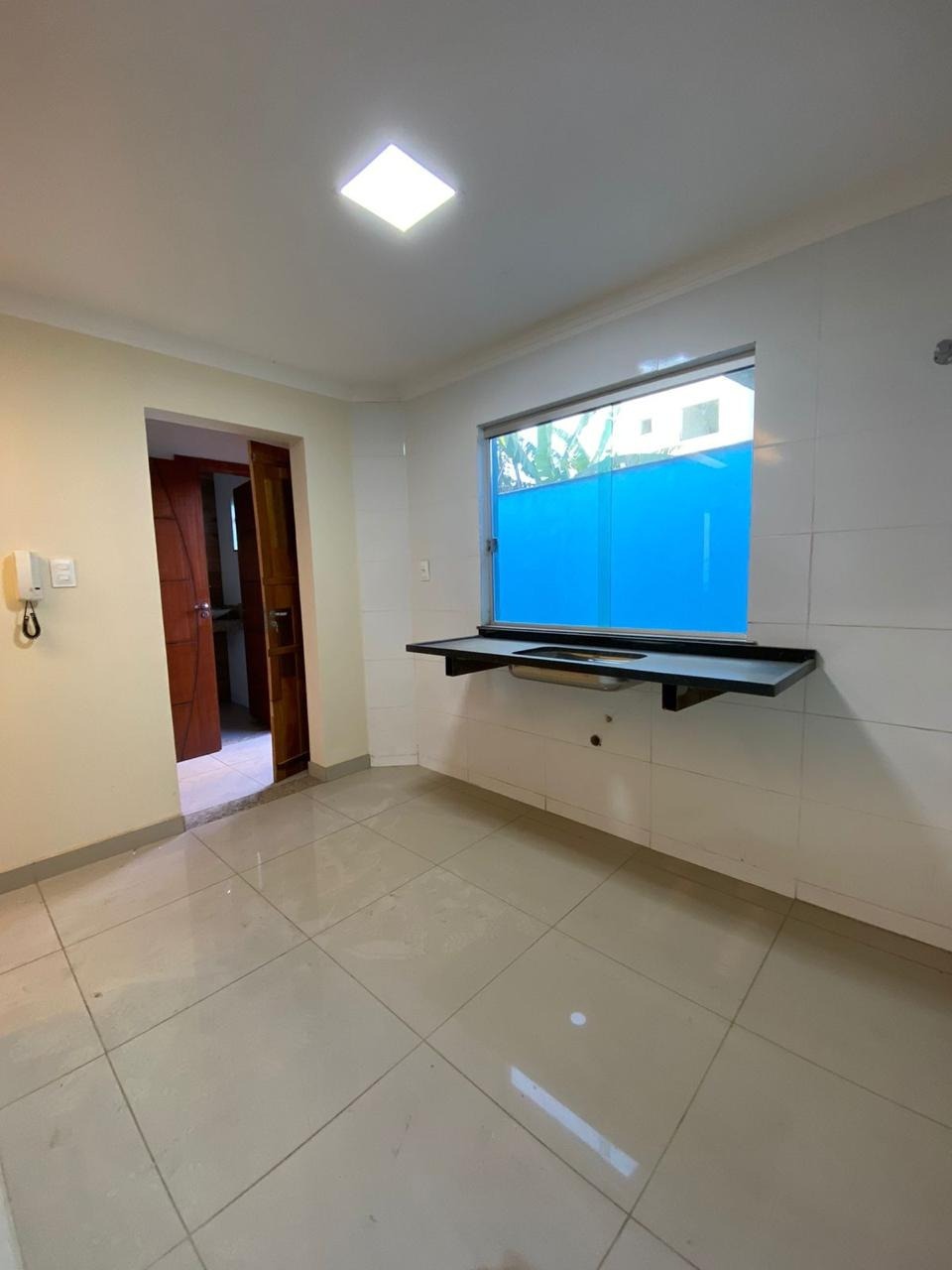 Casa à venda com 3 quartos, 130m² - Foto 2