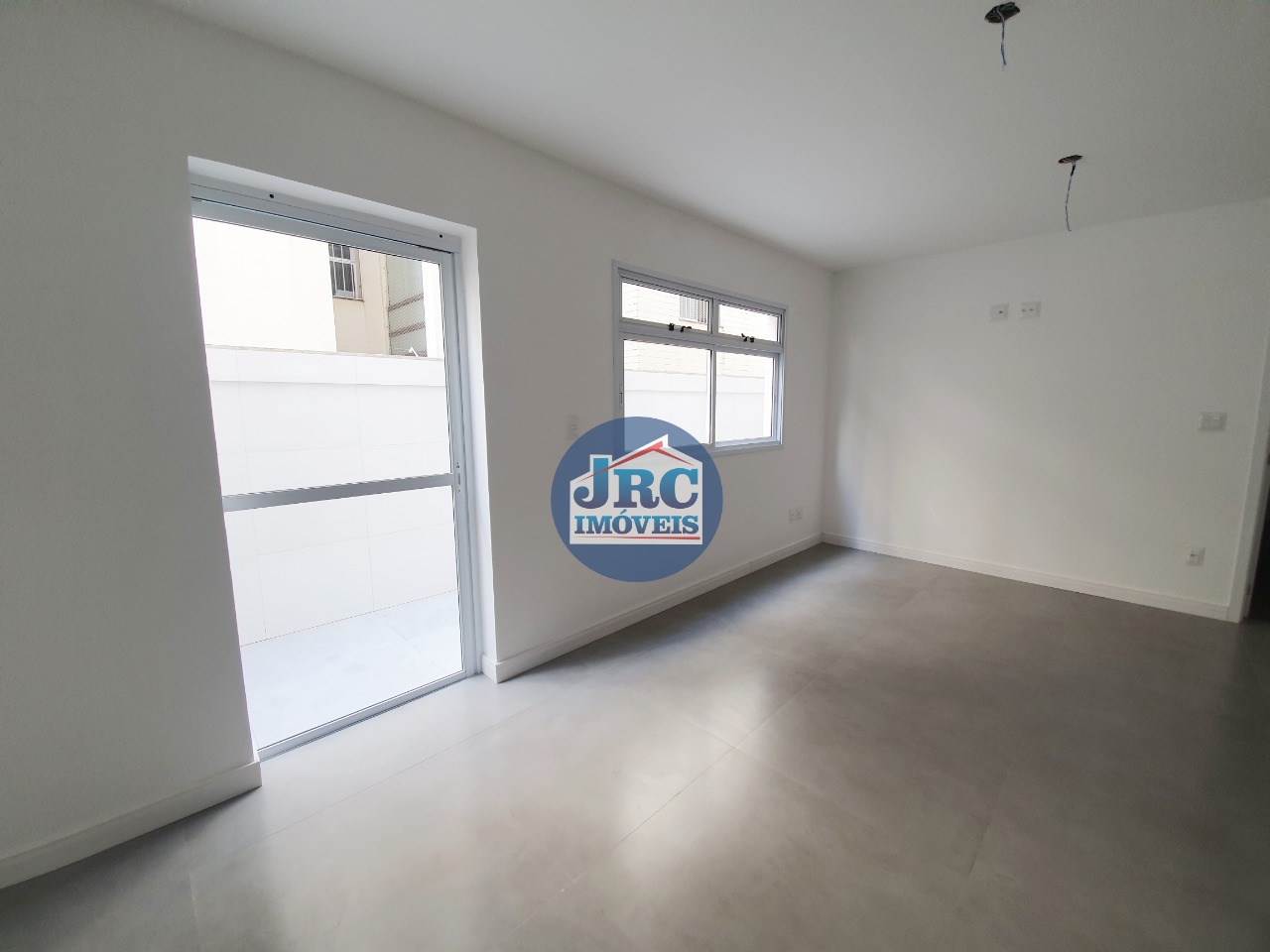 Apartamento à venda com 4 quartos, 130m² - Foto 2