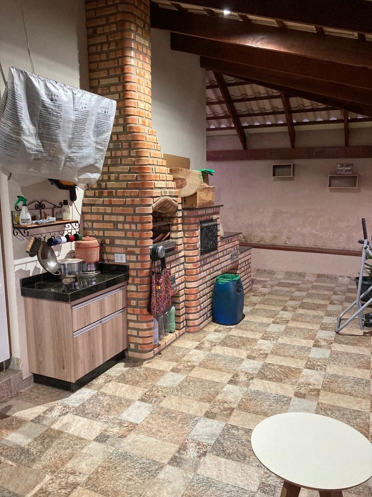 Casa à venda com 3 quartos, 360m² - Foto 7