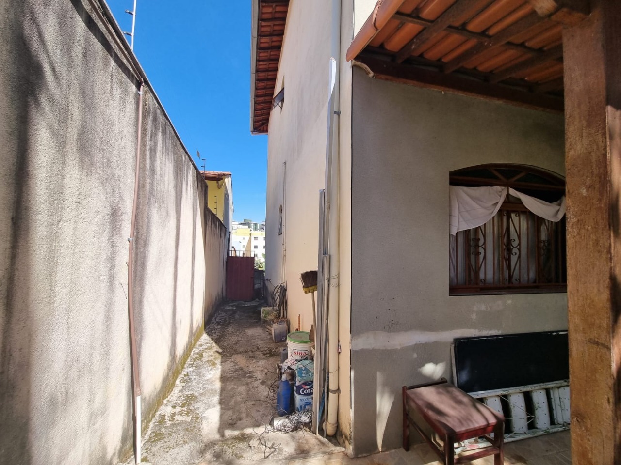 Casa à venda com 3 quartos, 200m² - Foto 3