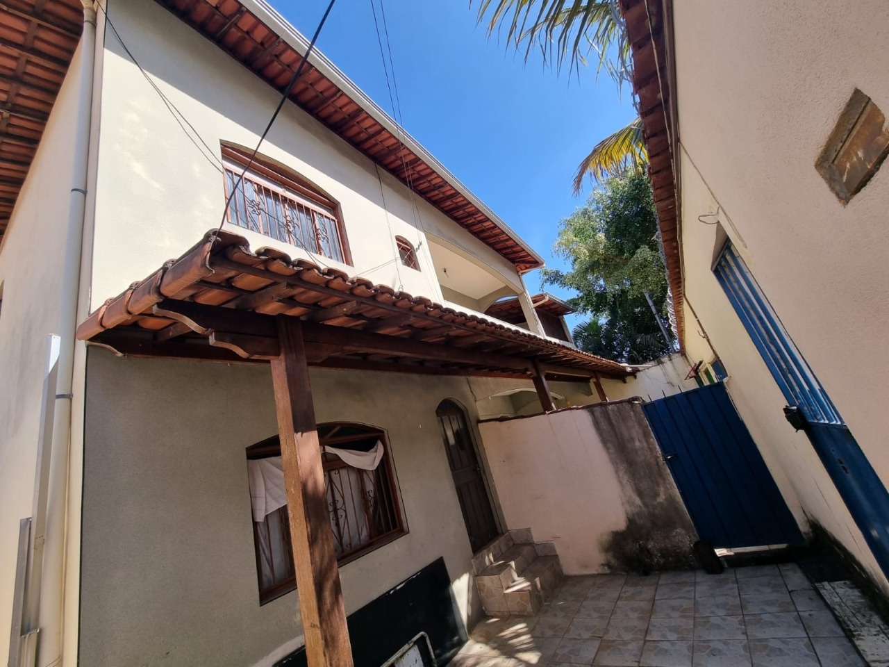 Casa à venda com 3 quartos, 200m² - Foto 2