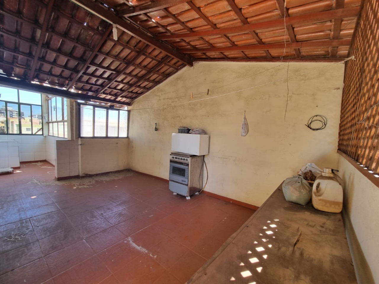 Casa à venda com 3 quartos, 200m² - Foto 4