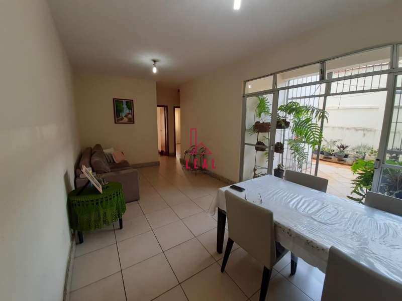 Apartamento à venda com 3 quartos, 170m² - Foto 1