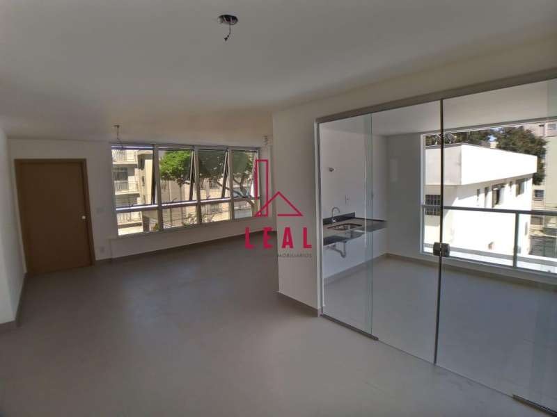 Apartamento à venda com 4 quartos, 165m² - Foto 1