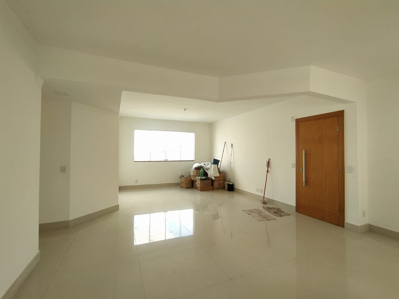 Apartamento à venda com 3 quartos, 100m² - Foto 2