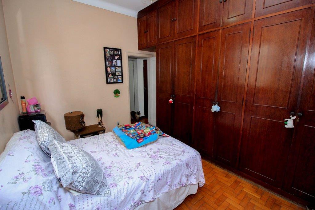 Casa à venda com 6 quartos, 316m² - Foto 7