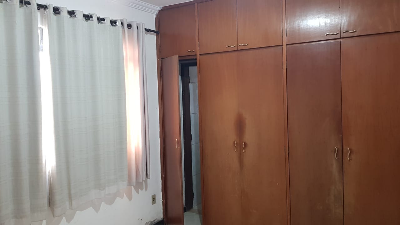 Casa à venda com 3 quartos, 360m² - Foto 11