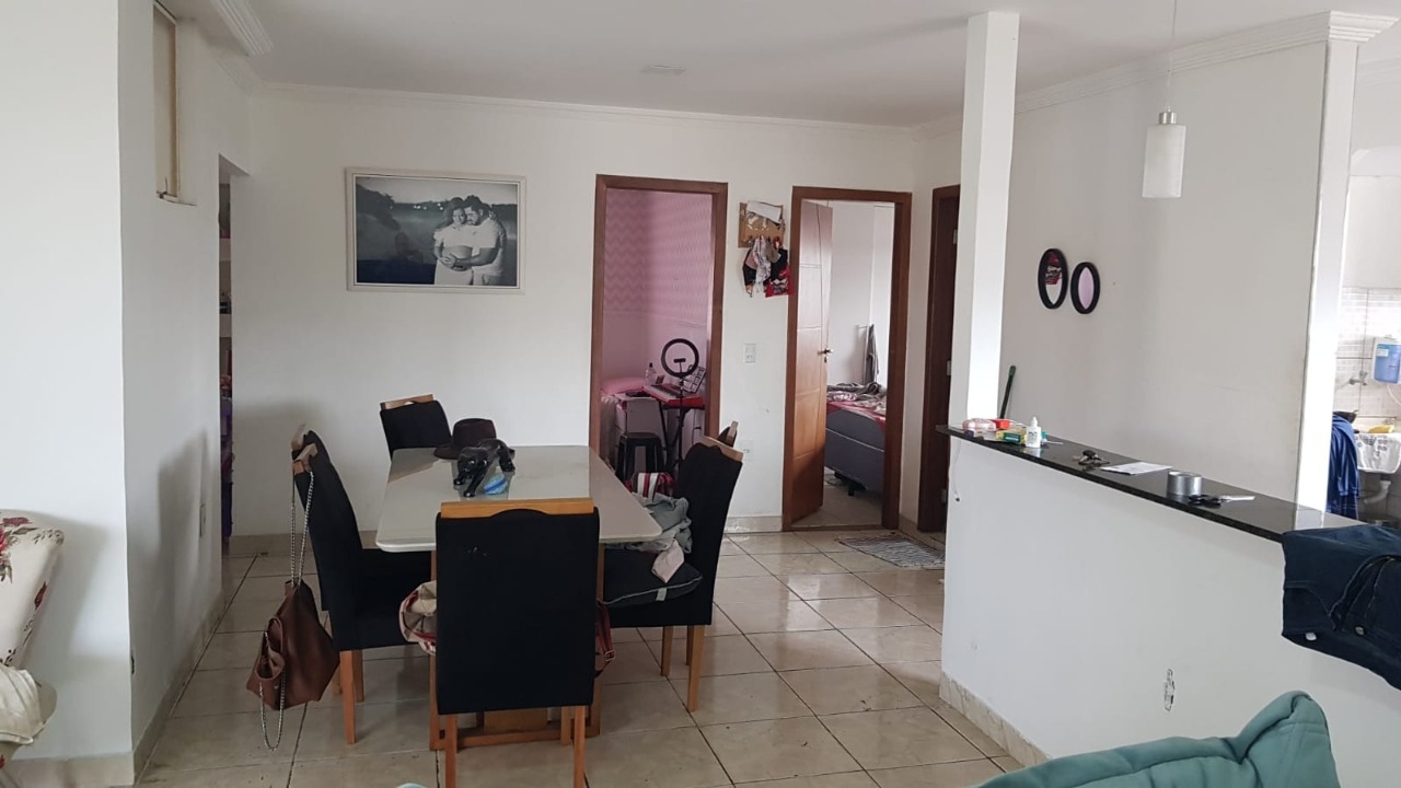 Casa à venda com 3 quartos, 360m² - Foto 1