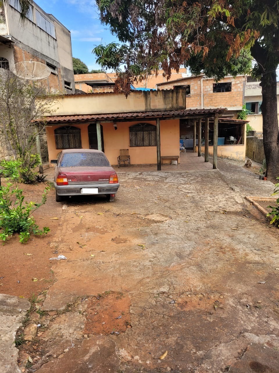 Casa à venda com 3 quartos, 380m² - Foto 2