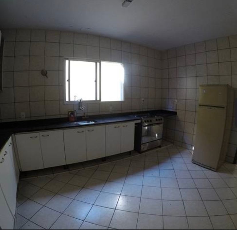 Casa à venda com 3 quartos, 360m² - Foto 4