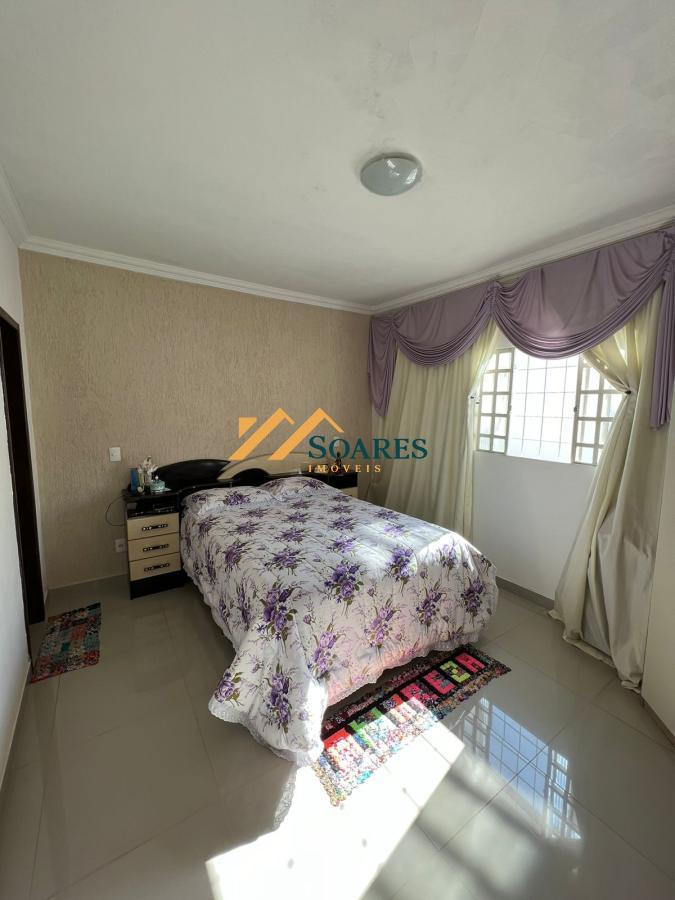 Casa à venda com 3 quartos, 360m² - Foto 4