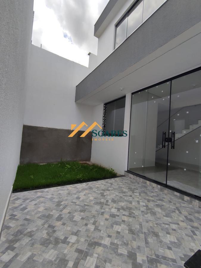 Casa à venda com 4 quartos, 130m² - Foto 2