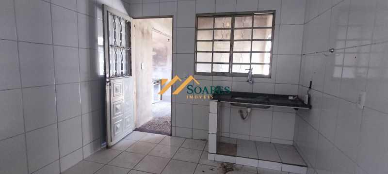 Casa à venda com 3 quartos, 90m² - Foto 19