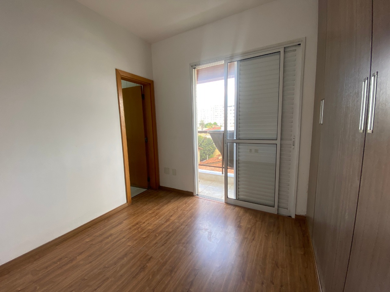 Apartamento à venda com 3 quartos, 115m² - Foto 3