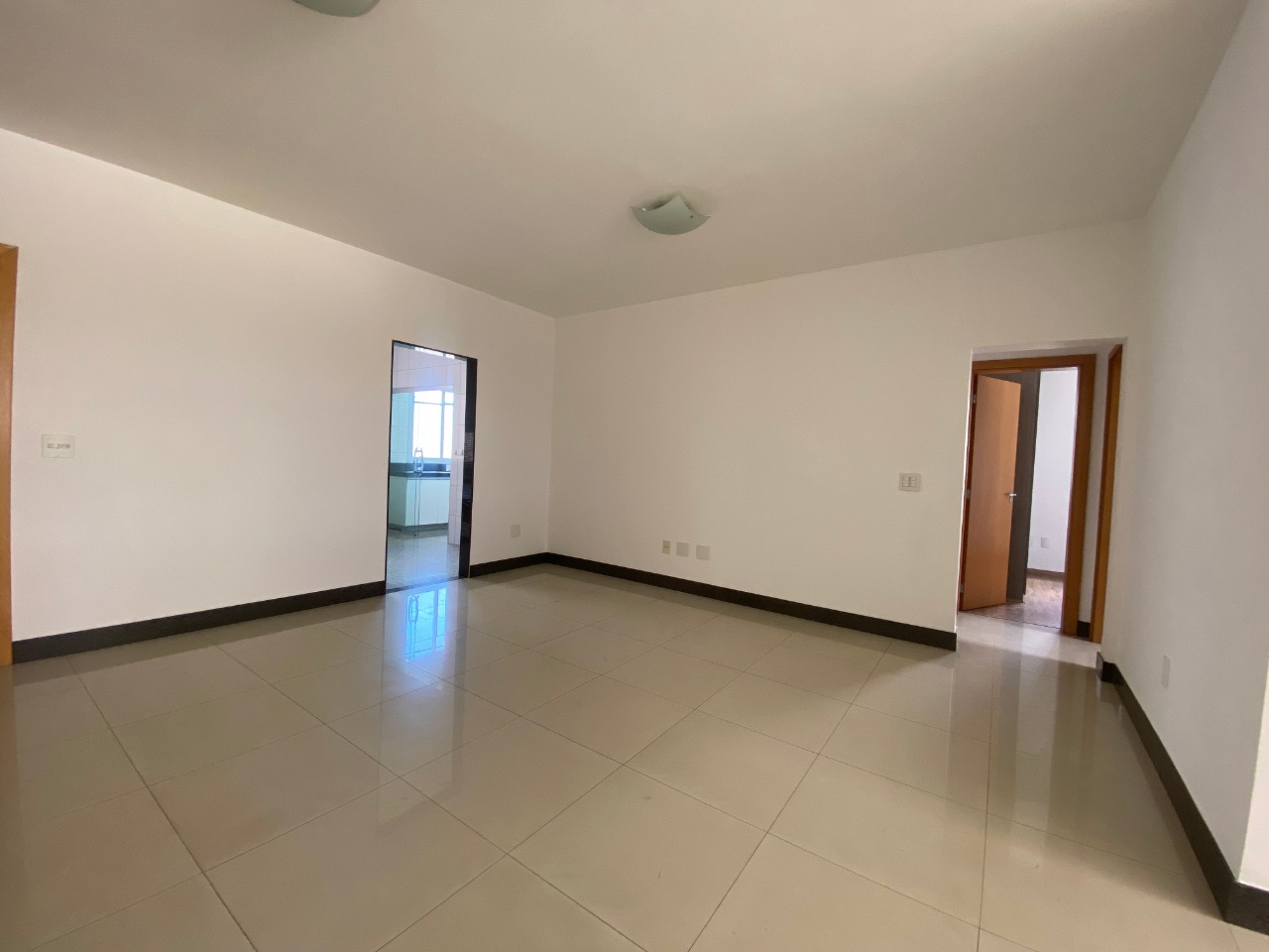 Apartamento à venda com 3 quartos, 115m² - Foto 4