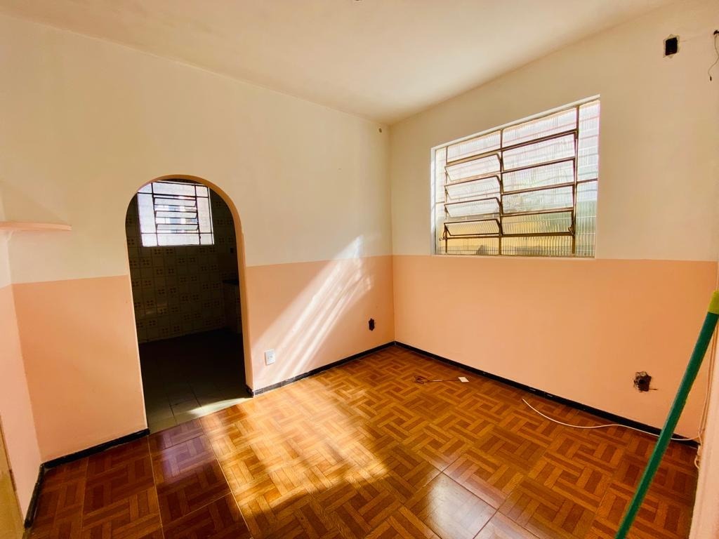 Casa à venda com 6 quartos, 373m² - Foto 16