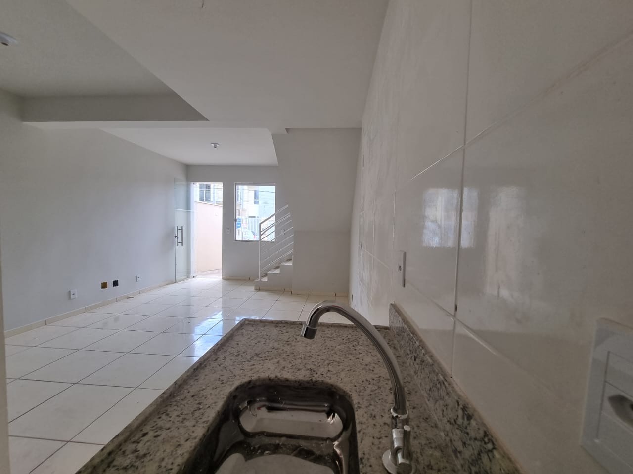 Casa à venda com 2 quartos, 65m² - Foto 12