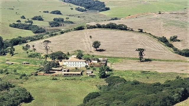 Chácara à venda com 7 quartos, 1900000m² - Foto 3