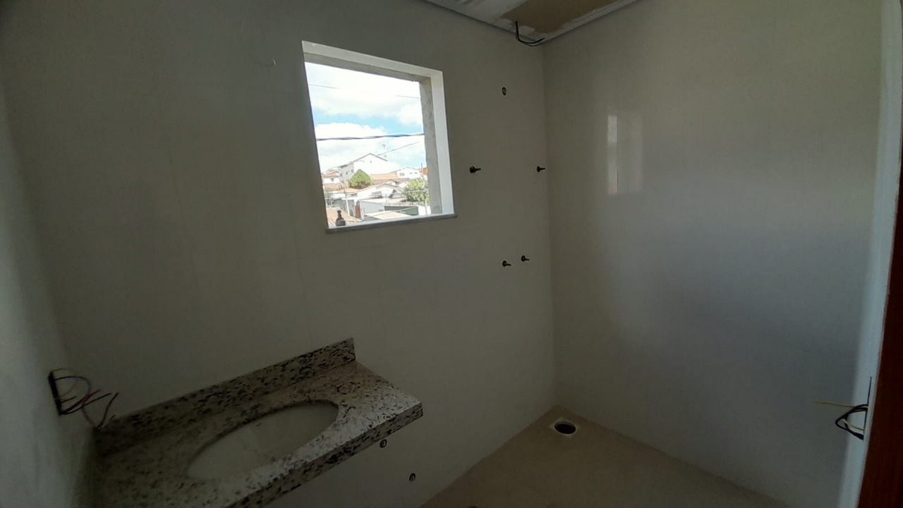 Casa à venda com 2 quartos, 100m² - Foto 12