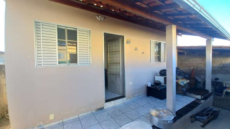 Casa à venda com 3 quartos, 300m² - Foto 2