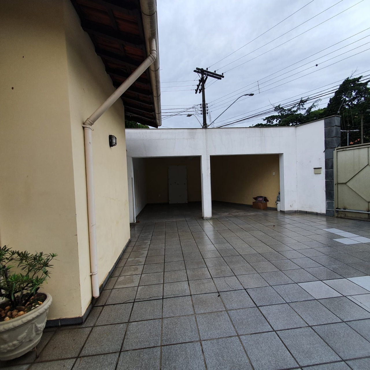 Casa à venda com 4 quartos, 239m² - Foto 4