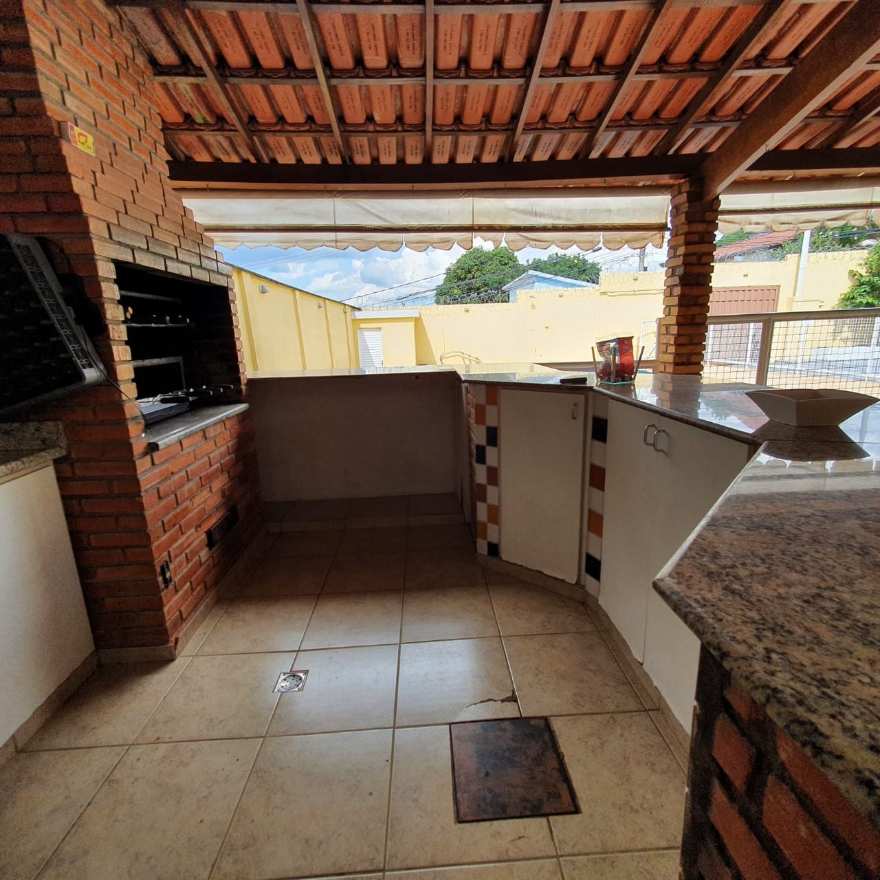 Casa à venda com 4 quartos, 300m² - Foto 25