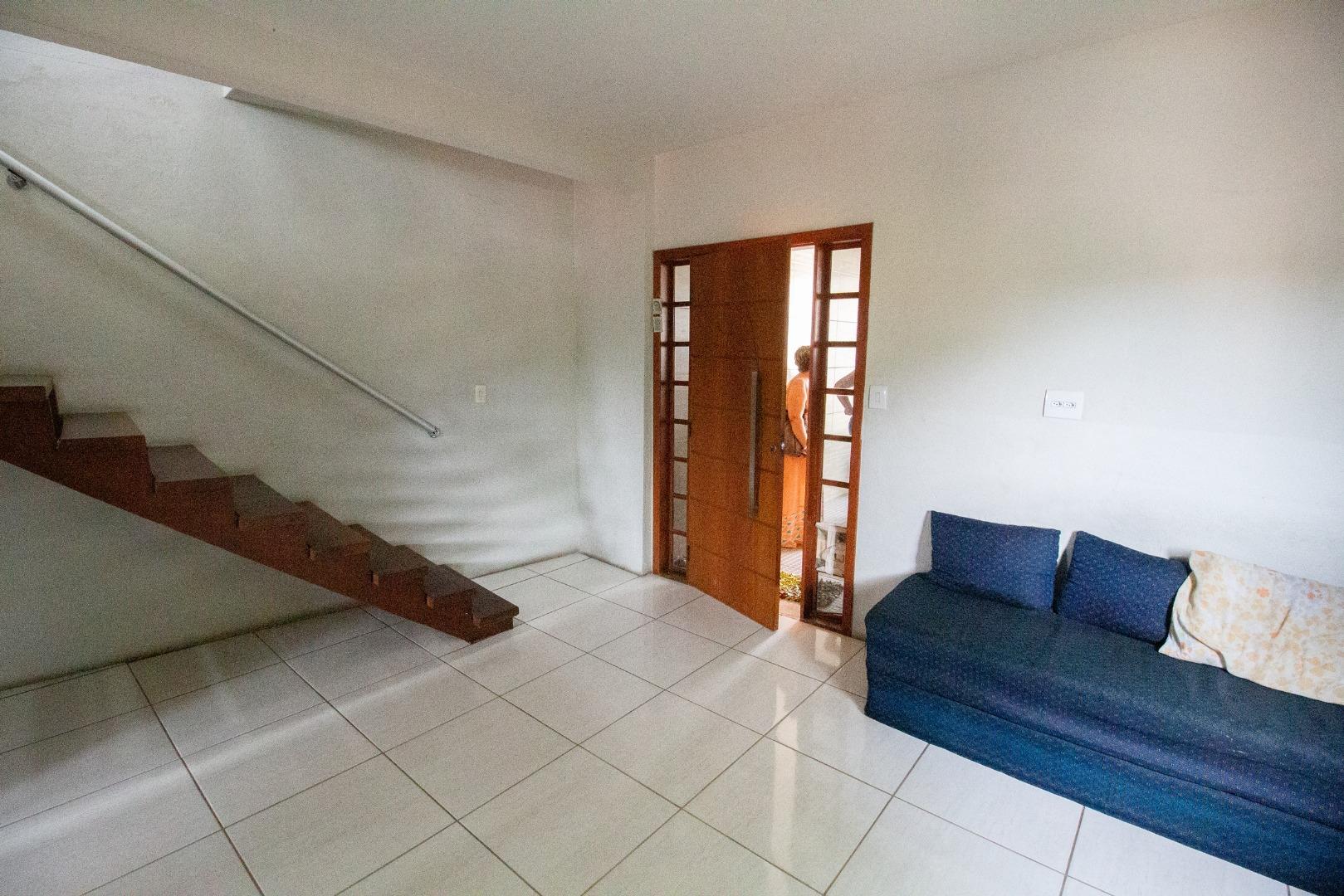 Casa de Condomínio à venda com 3 quartos, 360m² - Foto 1