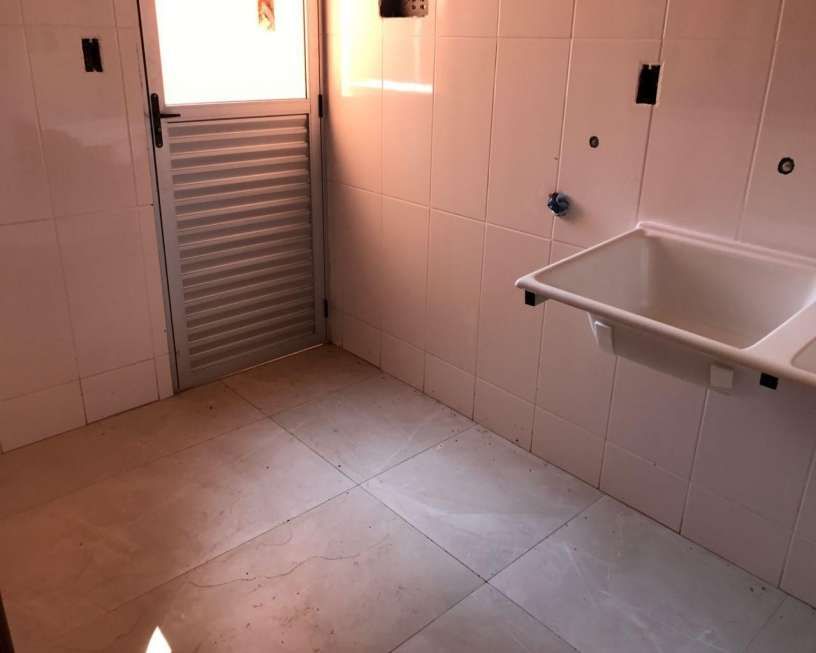 Casa de Condomínio à venda com 3 quartos, 90m² - Foto 2